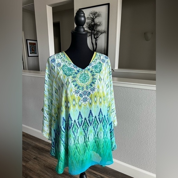 SUSAN GRAVER COLD SHOULDER PONCHO STTLE BLOUSE WITH TANK - MEDIUM - Picture 1 of 7